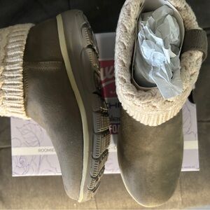 Brand new skechers boots.
